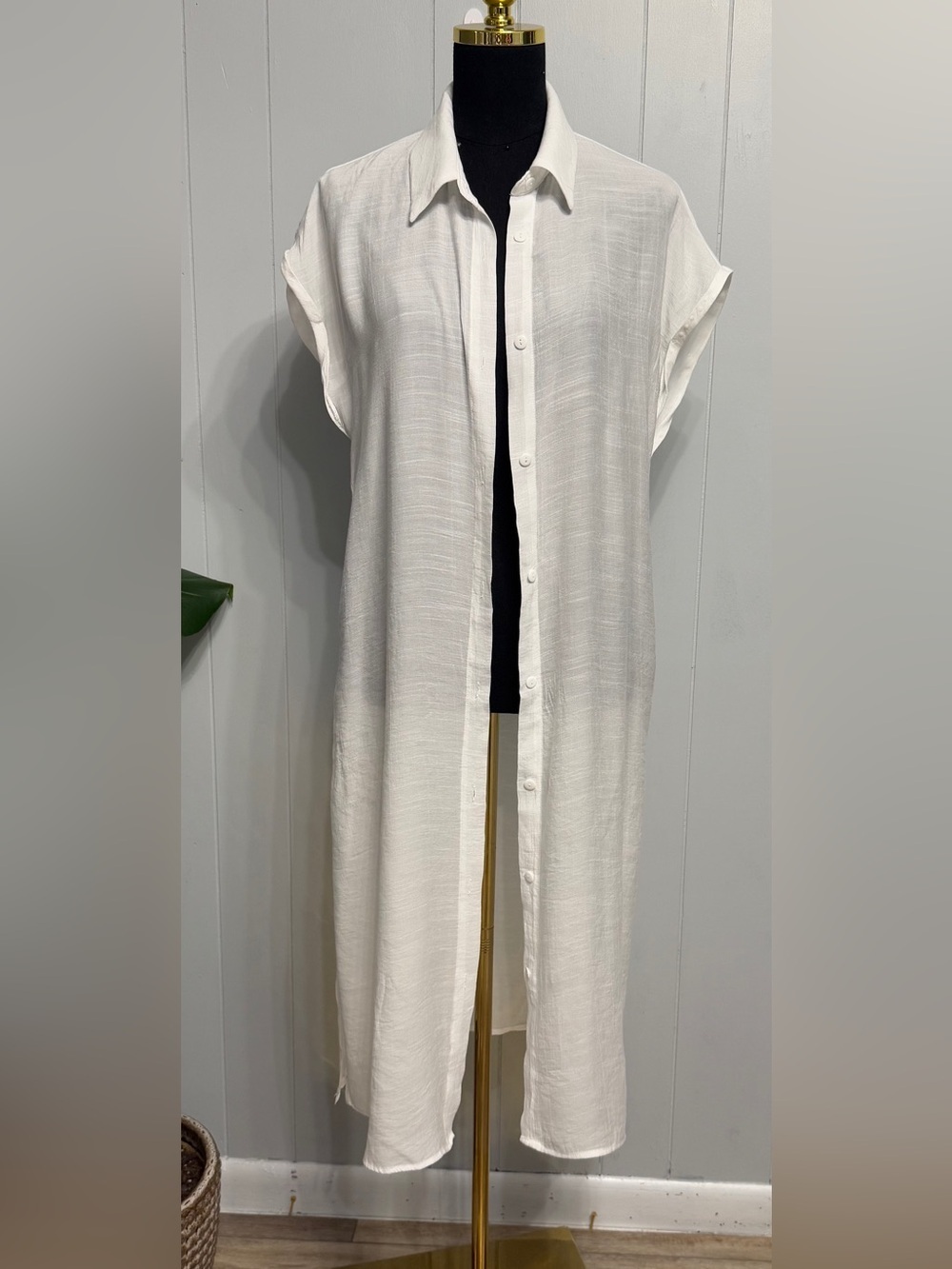 #17)  White Long Button-Front Shirt - Lightweight Collar Shirt